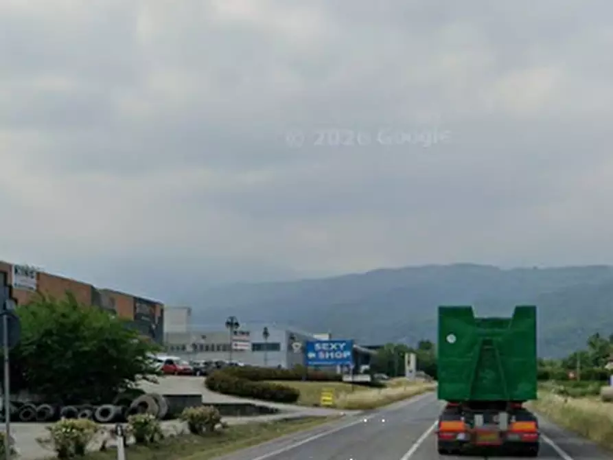Immagine 12 di Negozio in vendita  in Via Feltrina a Pederobba
