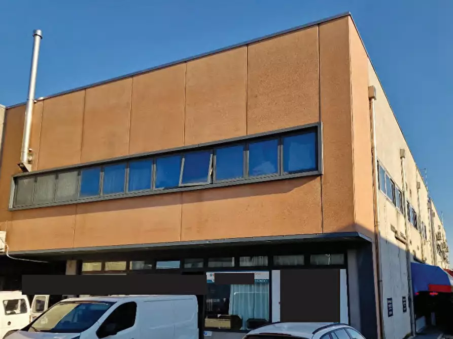 Immagine 8 di Magazzino in vendita  in Via Feltrina a Pederobba