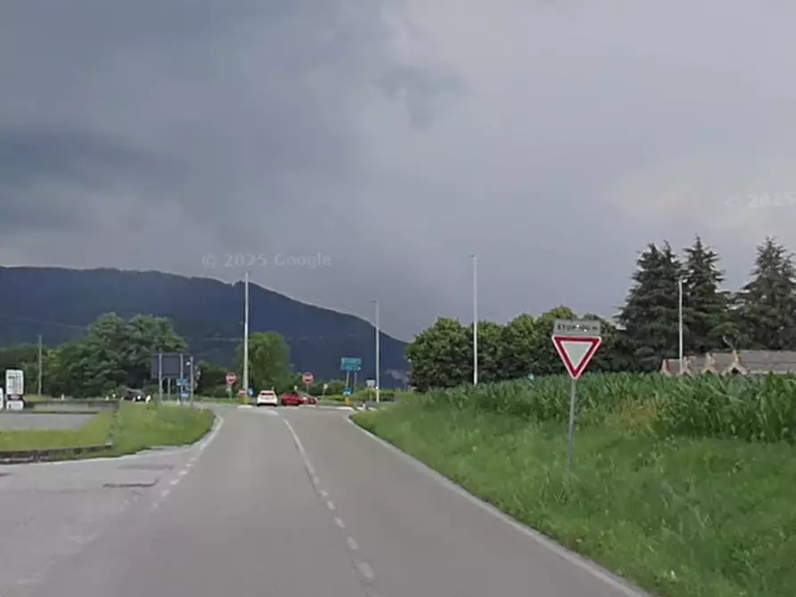 Immagine 10 di Magazzino in vendita  in Via Feltrina a Pederobba
