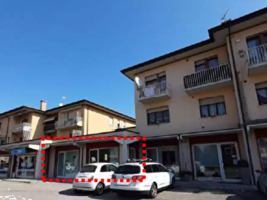 Immagine 1 di Negozio in vendita  in Via Roma a Ponzano Veneto