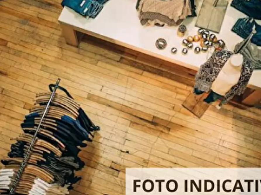 Immagine 3 di Negozio in vendita  in Via Roma a Ponzano Veneto