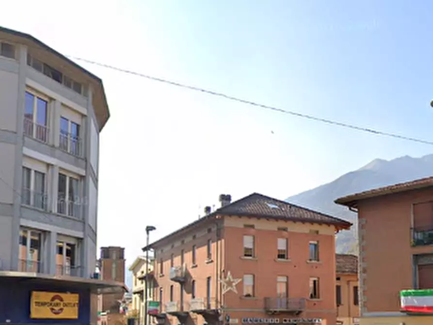 Immagine 6 di Appartamento in vendita  in Piazzale Colonnello Lorenzini a Darfo Boario Terme