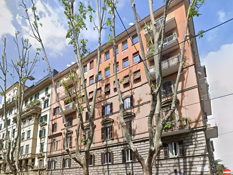 Immagine 6 di Appartamento in vendita  in V.le Regina Margherita a Roma