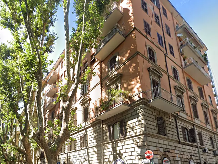 Immagine 7 di Appartamento in vendita  in V.le Regina Margherita a Roma