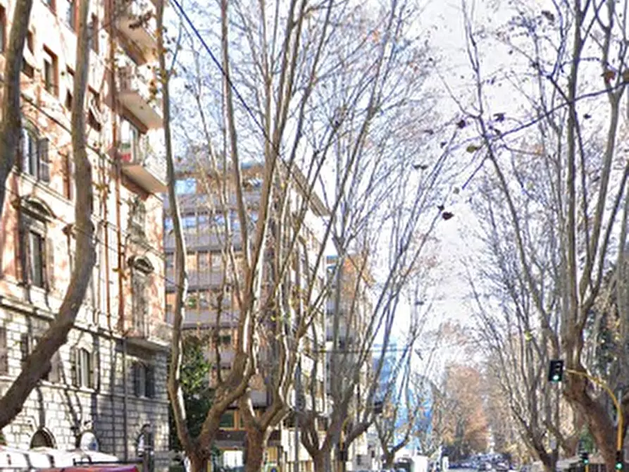 Immagine 9 di Appartamento in vendita  in V.le Regina Margherita a Roma