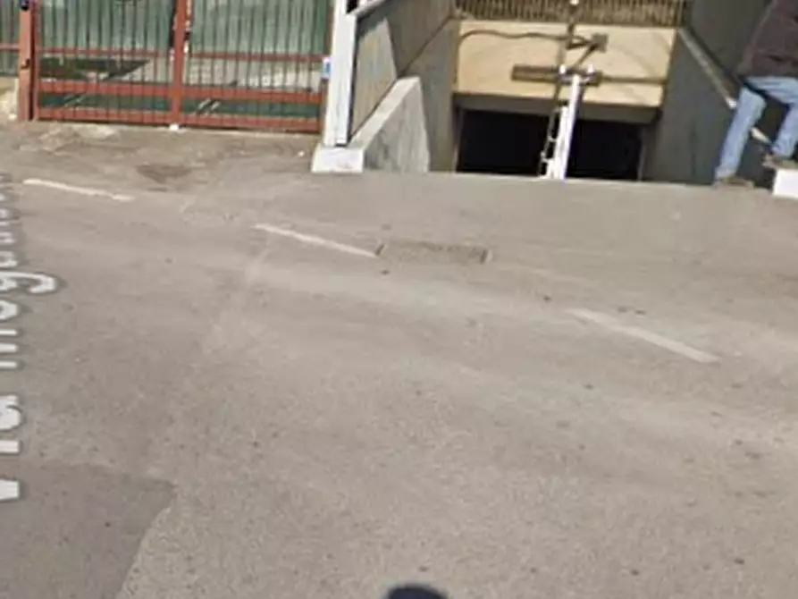 Immagine 15 di Negozio in vendita  in Via Sant'Alessandro a Monza