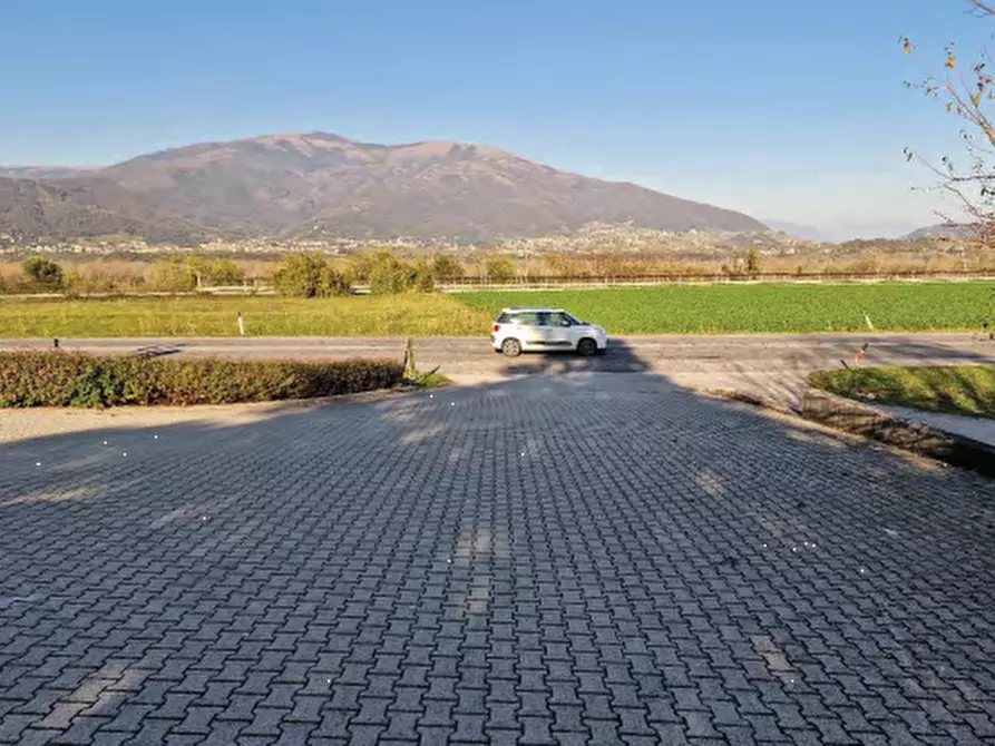 Immagine 9 di Negozio in vendita  in Via Feltrina a Pederobba