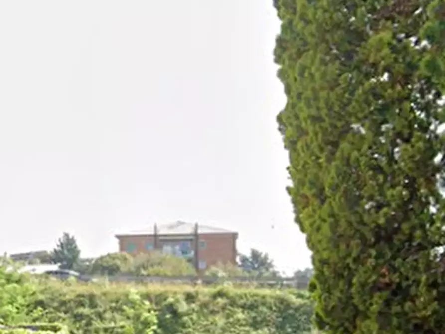 Immagine 8 di Garage in vendita  in Viale Lombardia a Usmate Velate