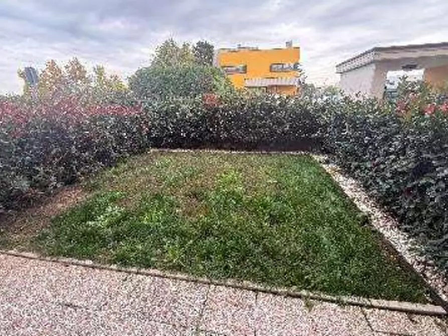 Immagine 7 di Appartamento in vendita  in via Alberto da Giussano a Desio