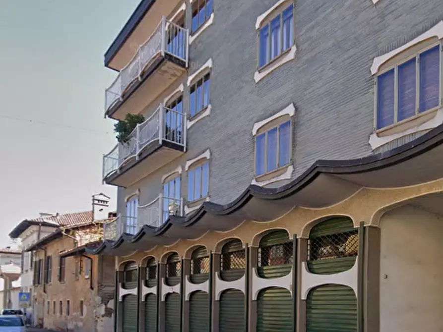 Immagine 4 di Negozio in vendita  in Via Vincenzo Monti a Busto Garolfo