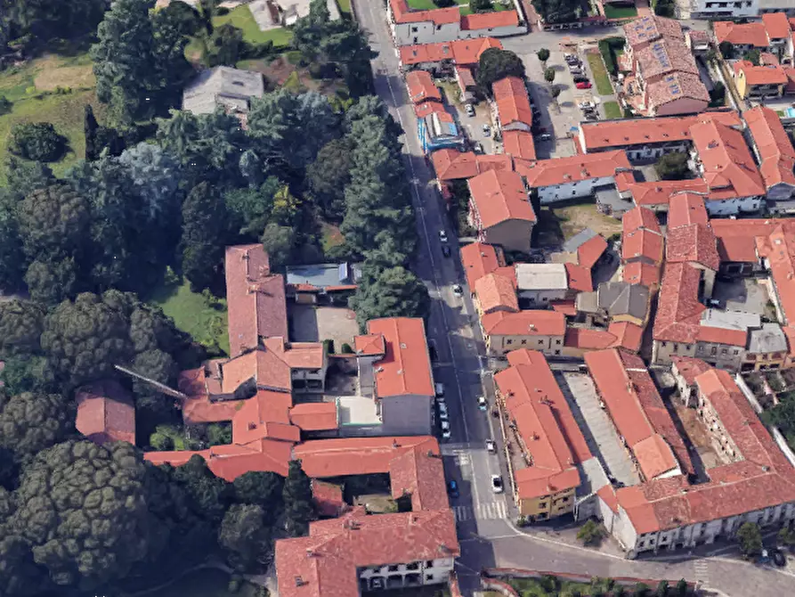 Immagine 7 di Negozio in vendita  in Via Vincenzo Monti a Busto Garolfo