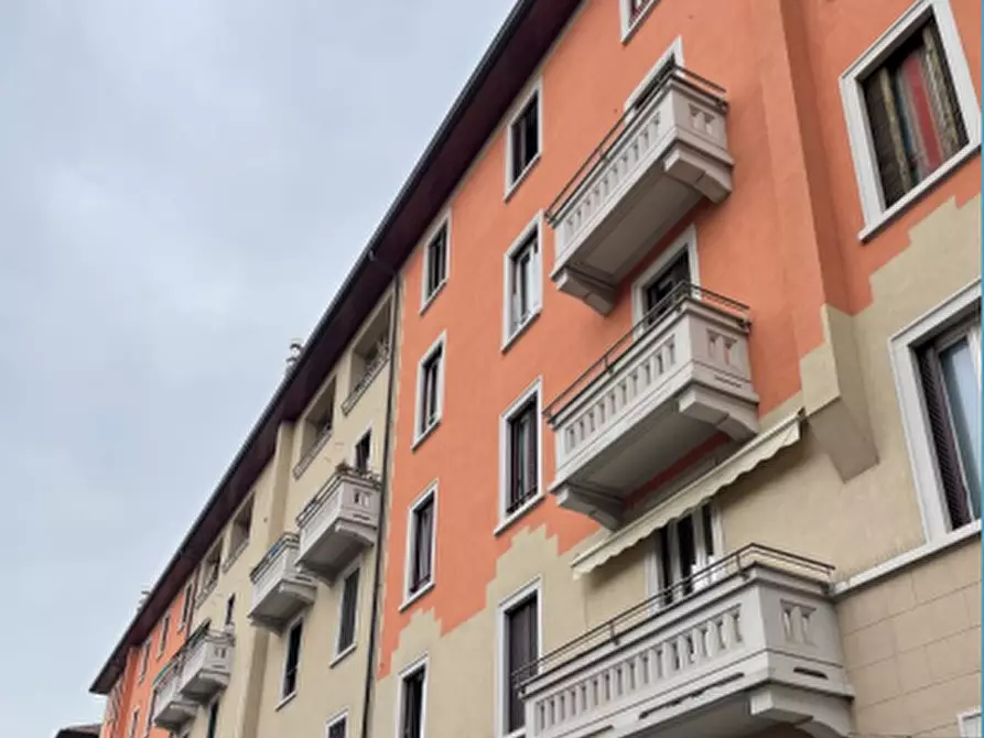Immagine 2 di Appartamento in vendita  in Piazza Prealpi  a Milano
