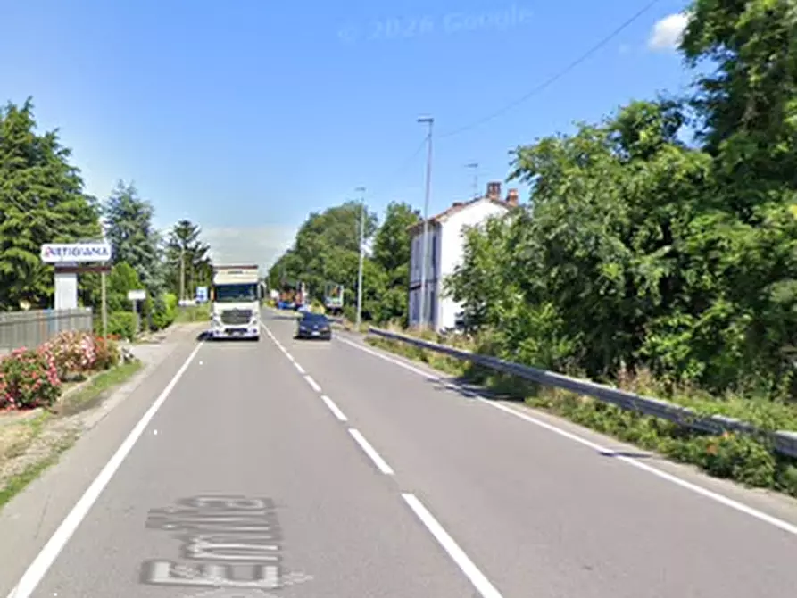 Immagine 3 di Negozio in vendita  in via Emilia a Torricella Verzate