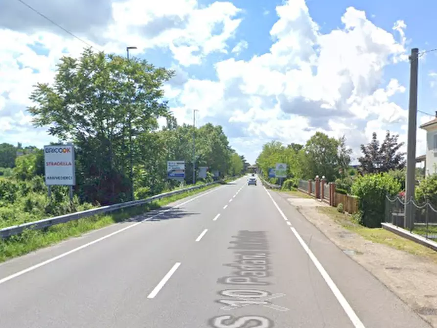 Immagine 4 di Negozio in vendita  in via Emilia a Torricella Verzate