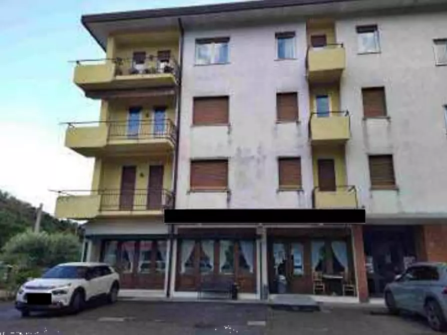 Immagine 2 di Negozio in vendita  in via Vittorio Emanuele II a Vittorio Veneto