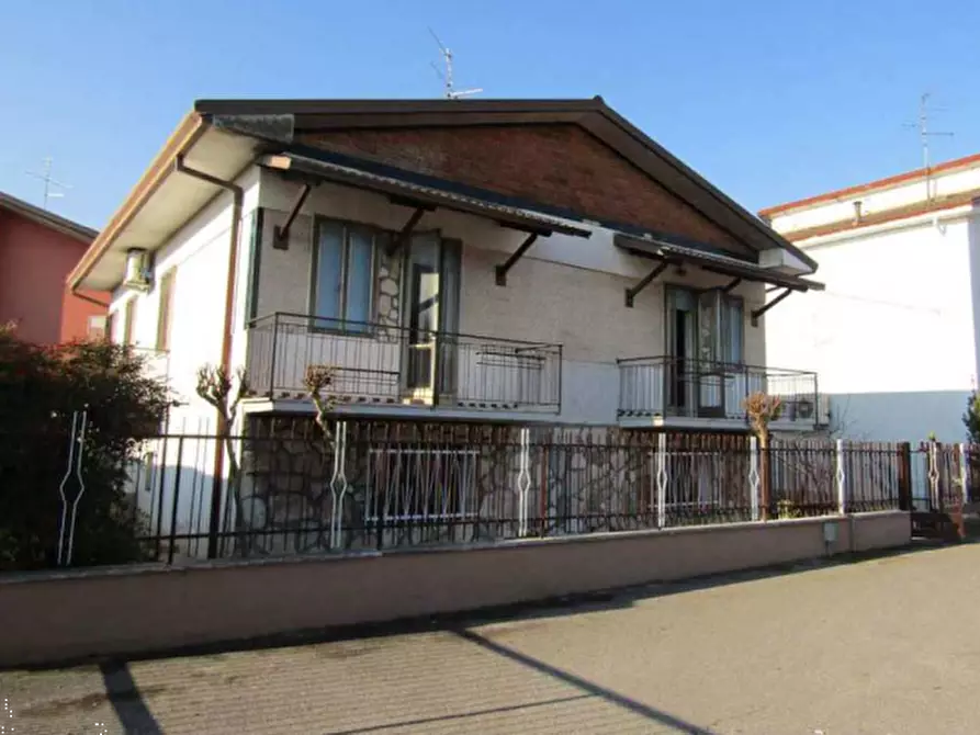 Immagine 2 di Villa in vendita  in Via Legnaghese a San Giovanni Lupatoto