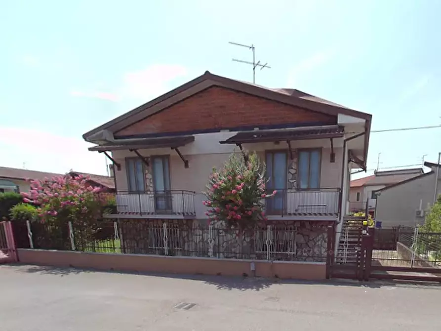 Immagine 5 di Villa in vendita  in Via Legnaghese a San Giovanni Lupatoto