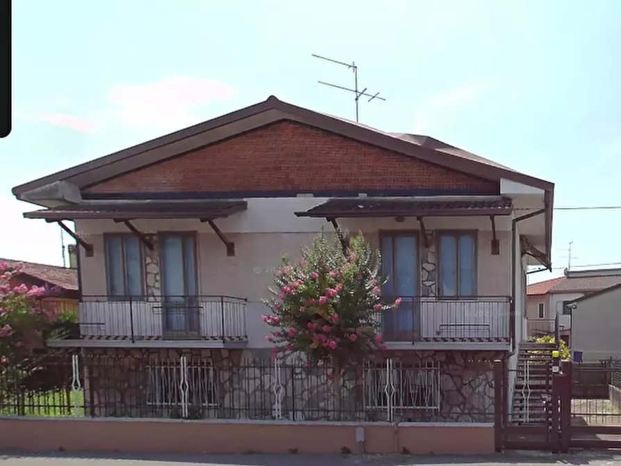 Immagine 7 di Villa in vendita  in Via Legnaghese a San Giovanni Lupatoto