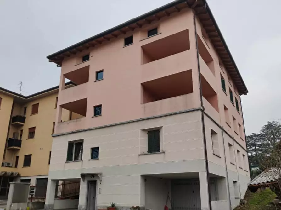 Immagine 10 di Appartamento in vendita  in Via Andrea Appiani, a Merone