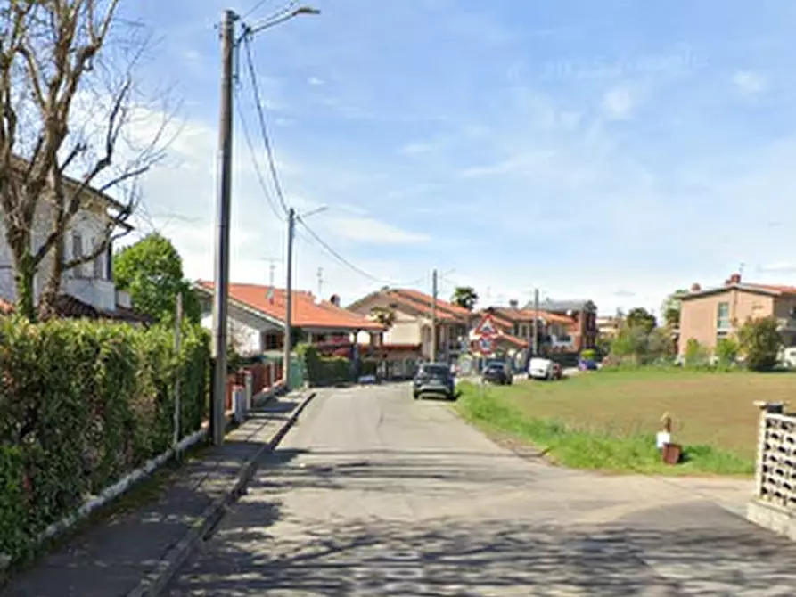 Immagine 6 di Villa in vendita  in  Via Marsala a Dresano