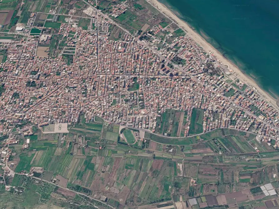 Immagine 11 di Appartamento in vendita  in Via Emilio Salgari a Mondragone