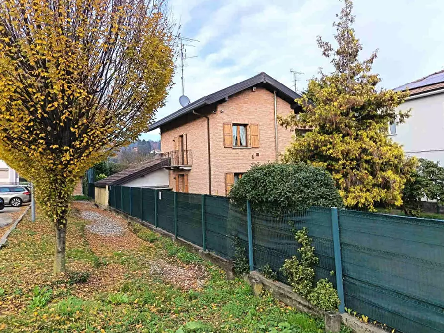 Immagine 5 di Villa in vendita  in Via Don Enrico Locatelli a Vergiate