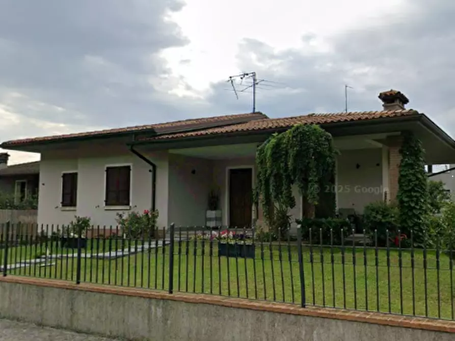 Immagine 3 di Villa in vendita  in Via Ragazzi del '99 a Capriano Del Colle
