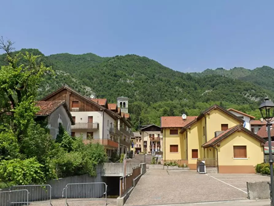 Immagine 1 di Stabile in vendita  in Via Piazzetta Cesare Battisti a Barcis