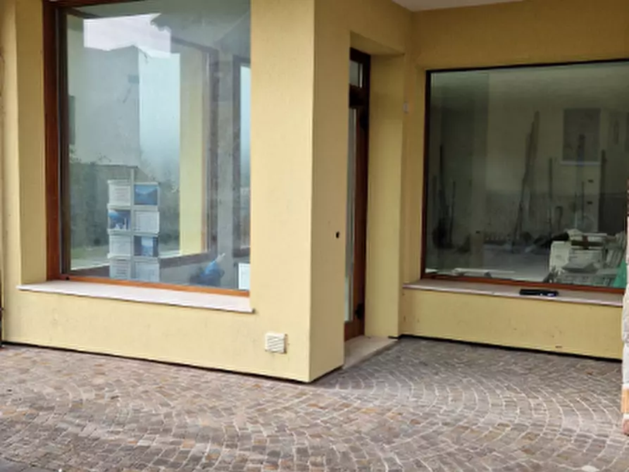 Immagine 3 di Stabile in vendita  in Via Piazzetta Cesare Battisti a Barcis