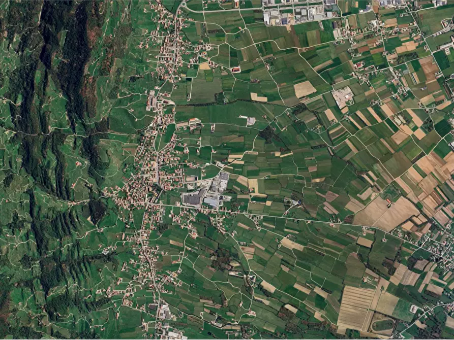 Immagine 17 di Stabile in vendita  in Via dei Patrioti a Farra Di Soligo