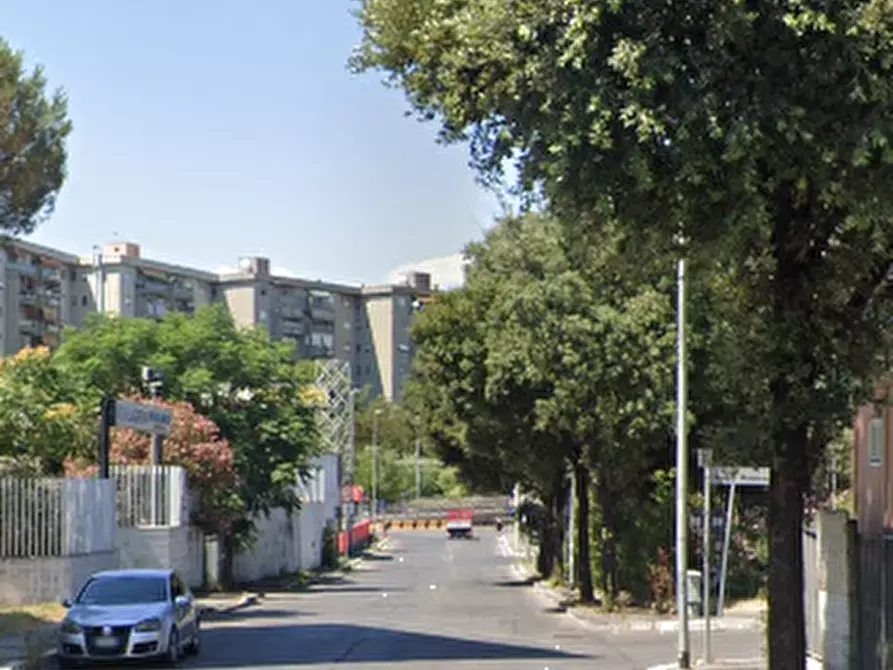 Immagine 2 di Garage in vendita  in via di Grotta di Gregna a Roma