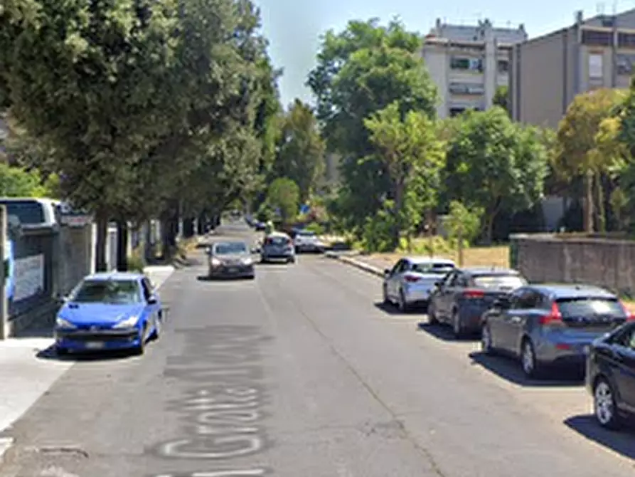Immagine 9 di Garage in vendita  in Via di Grotta di Gregna a Roma