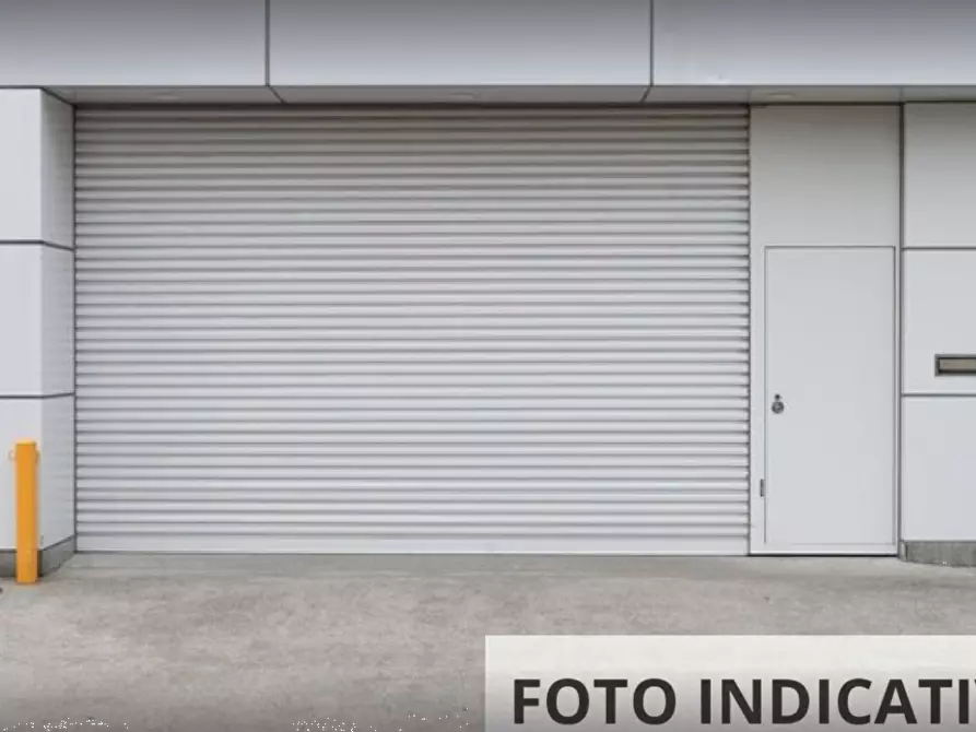 Immagine 3 di Garage in vendita  in Via di Grotta di Gregna  a Roma