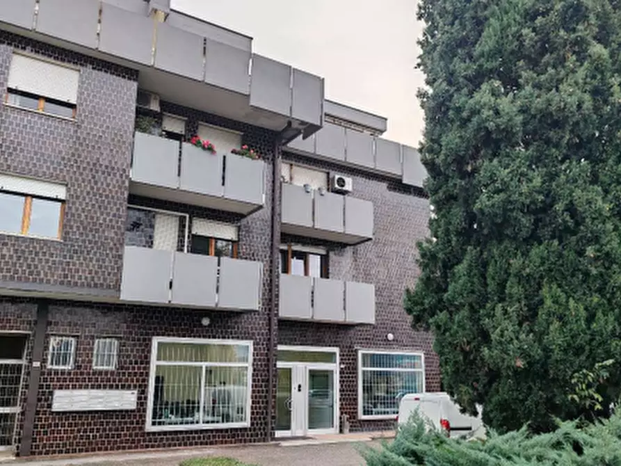Immagine 8 di Appartamento in vendita  in Viale Italia a Conegliano