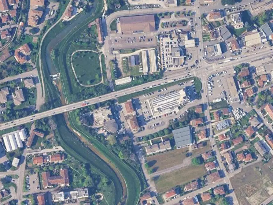 Immagine 11 di Appartamento in vendita  in Viale Italia a Conegliano