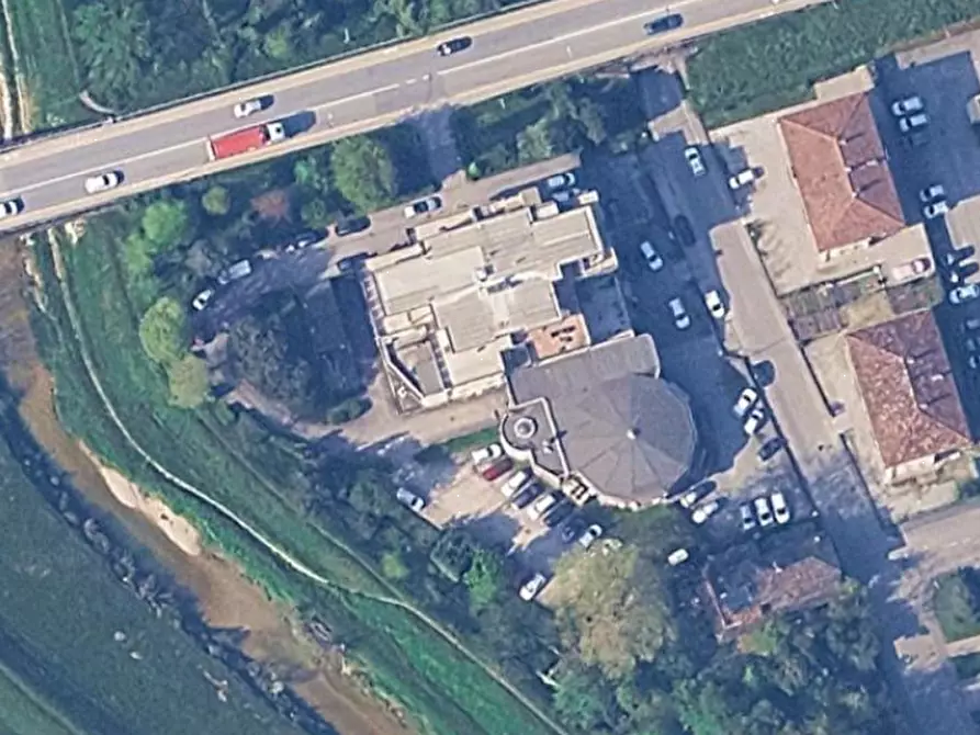 Immagine 12 di Appartamento in vendita  in Viale Italia a Conegliano