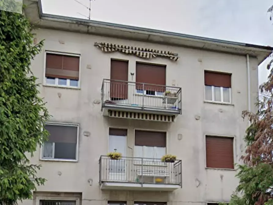Immagine 10 di Appartamento in vendita  in Via Luigi Cadorna a Turate