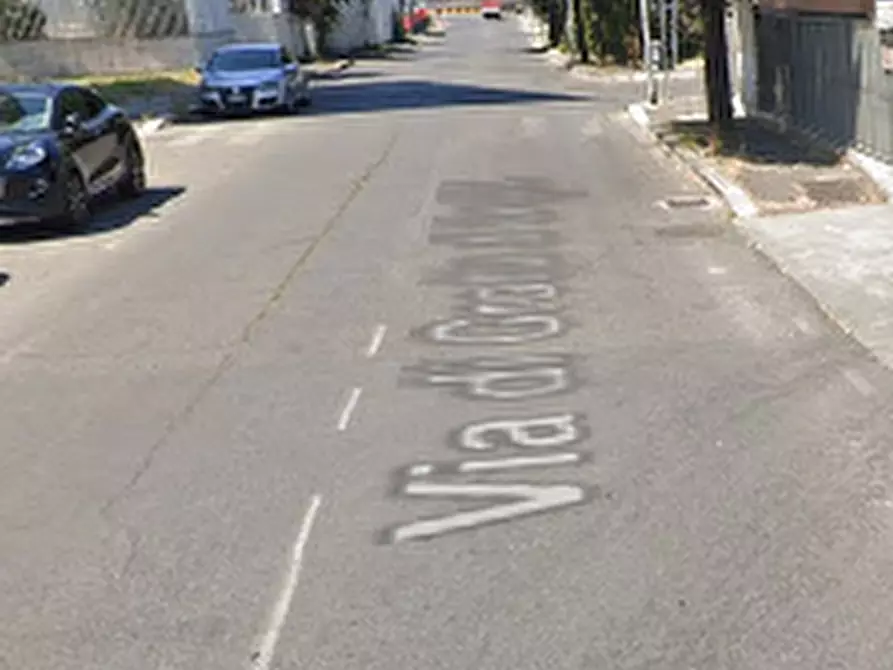 Immagine 4 di Garage in vendita  in Via di Grotta di Gregna a Roma