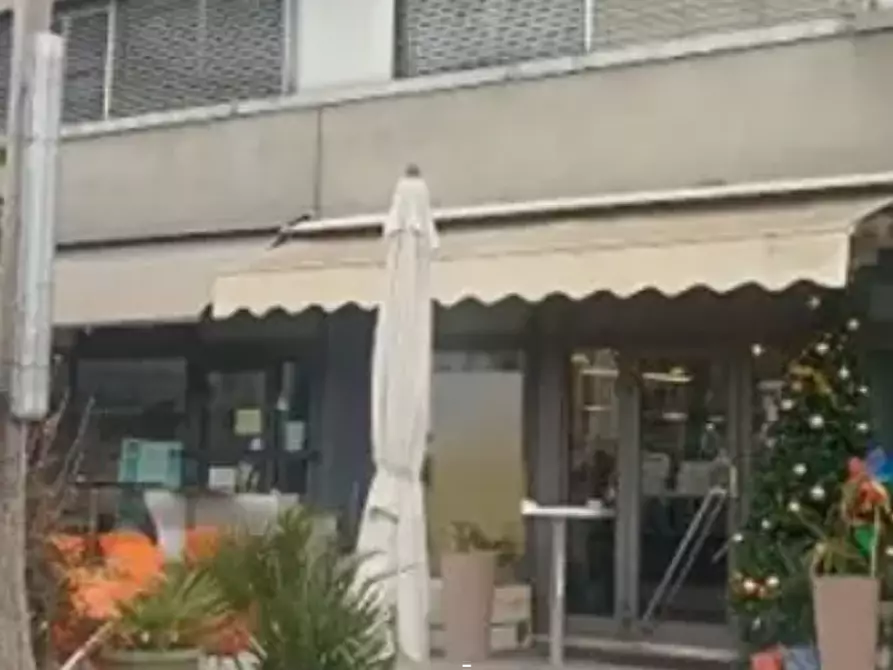 Immagine 1 di Negozio in vendita  in Viale della Scienza a Vicenza