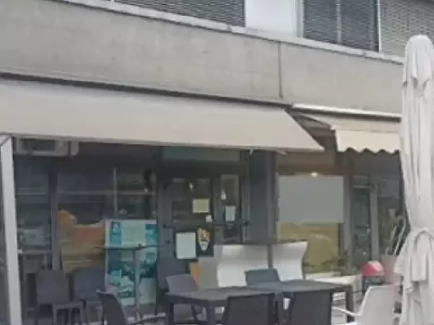 Immagine 2 di Negozio in vendita  in Viale della Scienza a Vicenza
