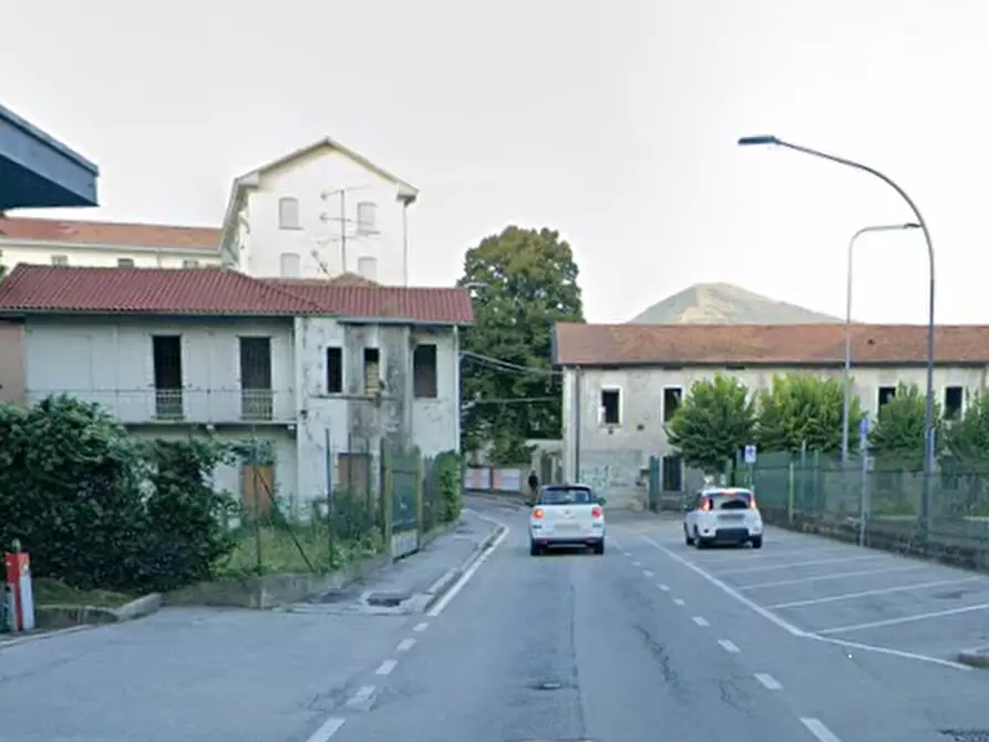 Immagine 15 di Ufficio in vendita  in Via Fiume a Erba