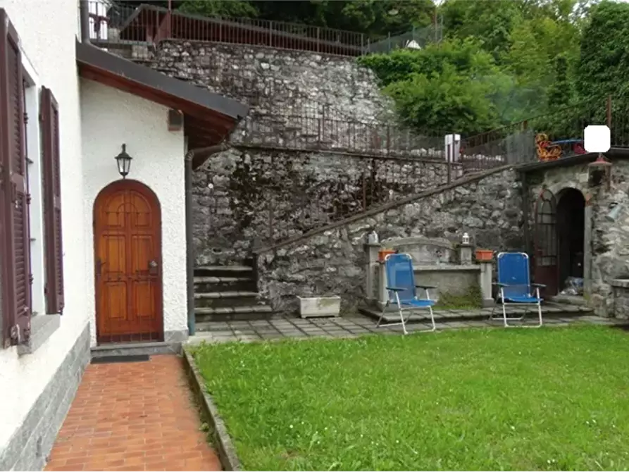 Immagine 3 di Casa bifamiliare in vendita  in Via Monte San Primo  a Sormano