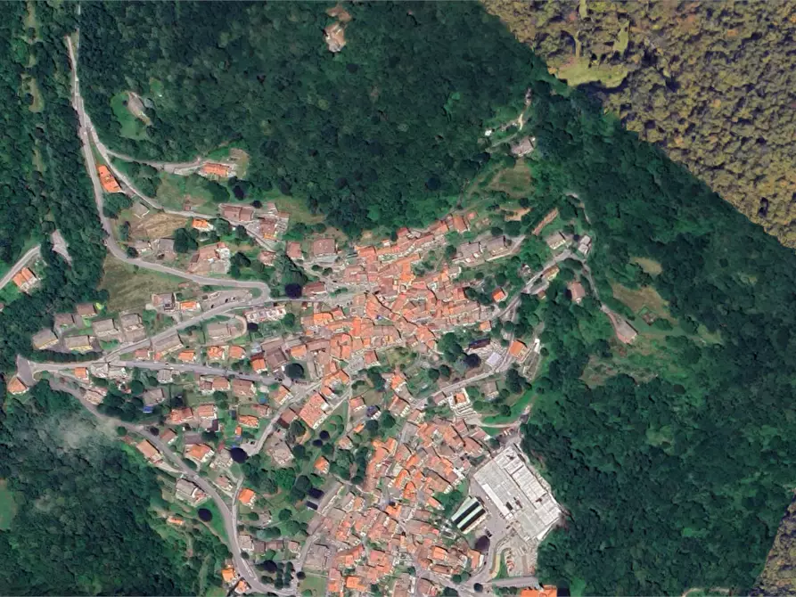Immagine 18 di Casa bifamiliare in vendita  in Via Monte San Primo  a Sormano