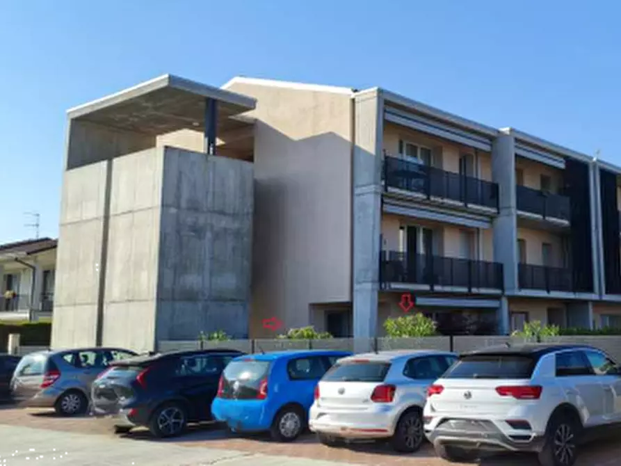 Immagine 3 di Appartamento in vendita  in Via IV Novembre a Nogarole Rocca