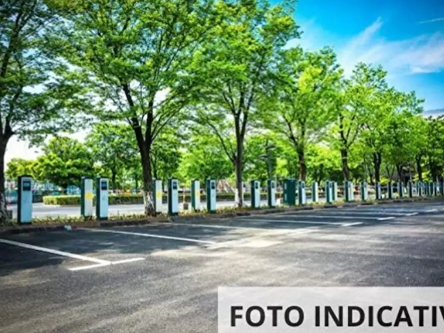 Immagine 2 di Posto auto in vendita  in Via Giacomo Debenedetti a Roma