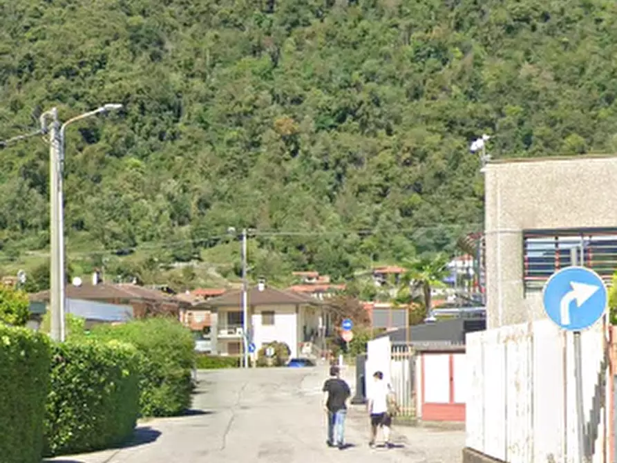Immagine 2 di Laboratorio in vendita  in Via delle Acquette a Cuveglio