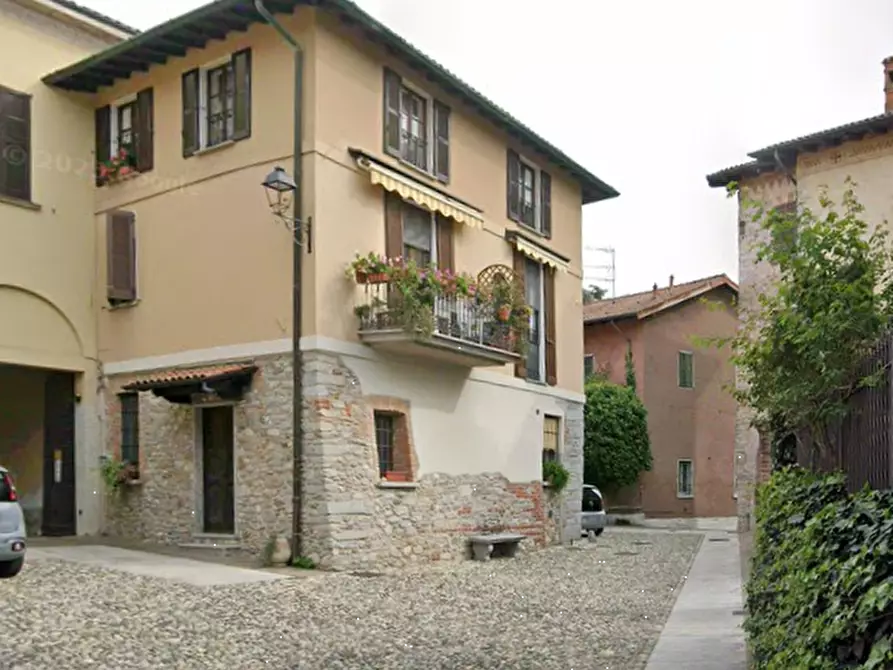 Immagine 8 di Porzione di casa in vendita  in Piazza Monte Grappa a Daverio
