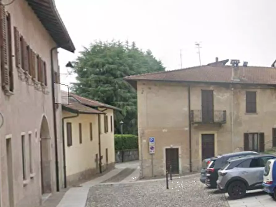 Immagine 14 di Porzione di casa in vendita  in Piazza Monte Grappa a Daverio