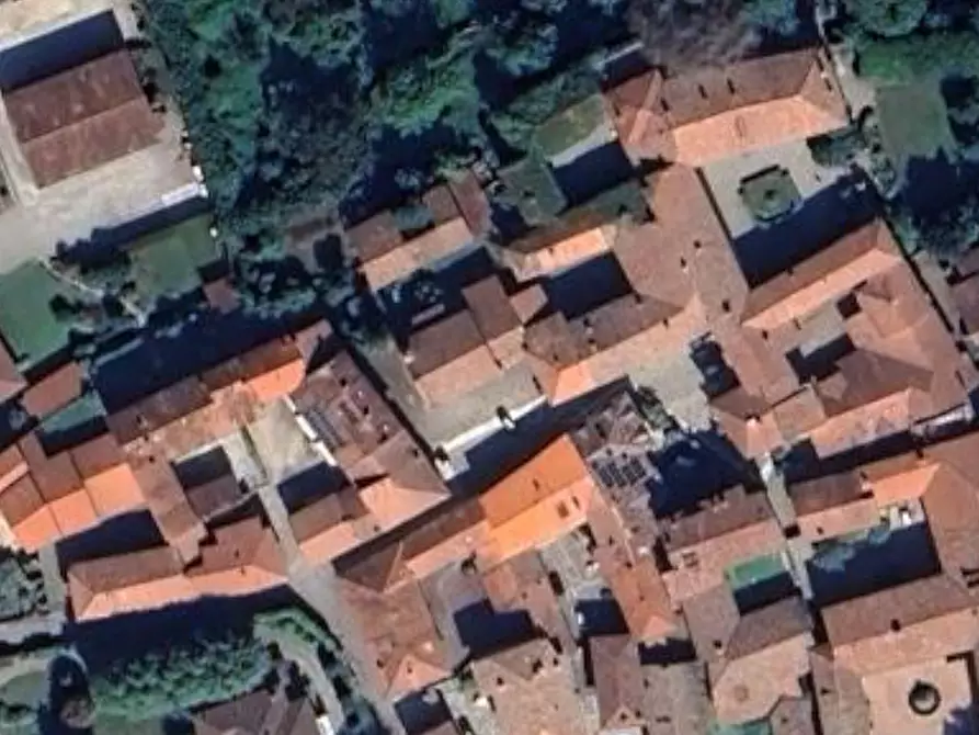 Immagine 16 di Porzione di casa in vendita  in Piazza Monte Grappa a Daverio