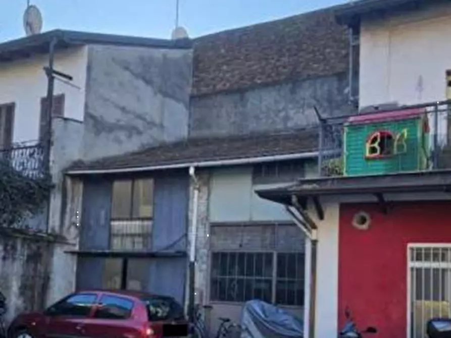 Immagine 5 di Appartamento in vendita  in Via Giuseppe Mazzini  a Busto Arsizio